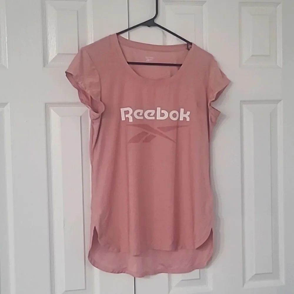 💥$5 BUNDLED💥REEBOK Women's Rounded Hem Short Sleeve Active Workout Top